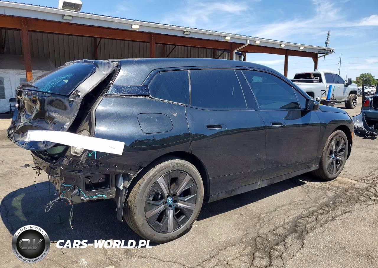 2024 BMW Ix xDrive50 VIN:WB523CF07RCP85536 - 3