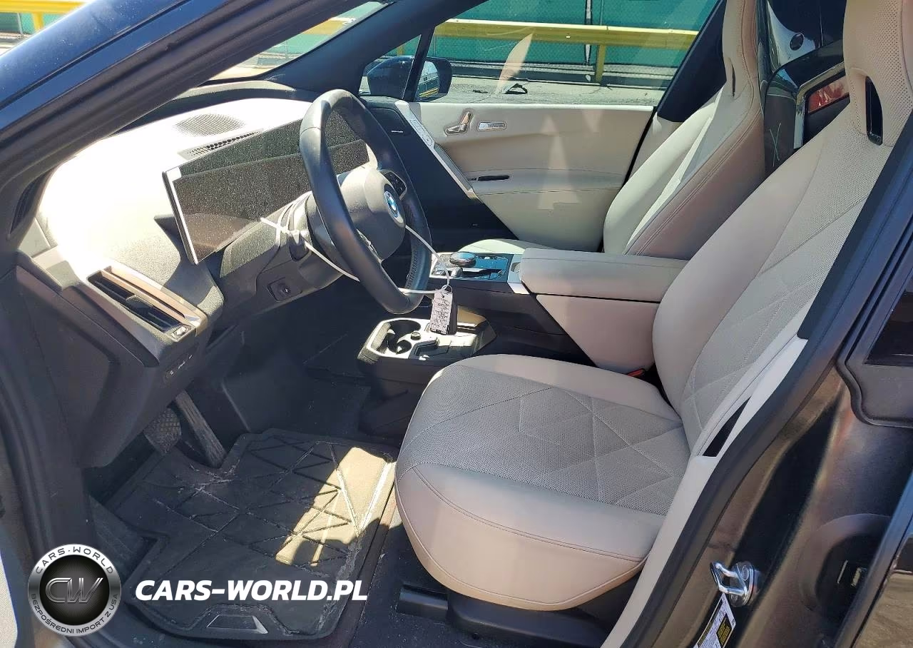 2024 BMW Ix xDrive50 VIN:WB523CF07RCP85536 - 7