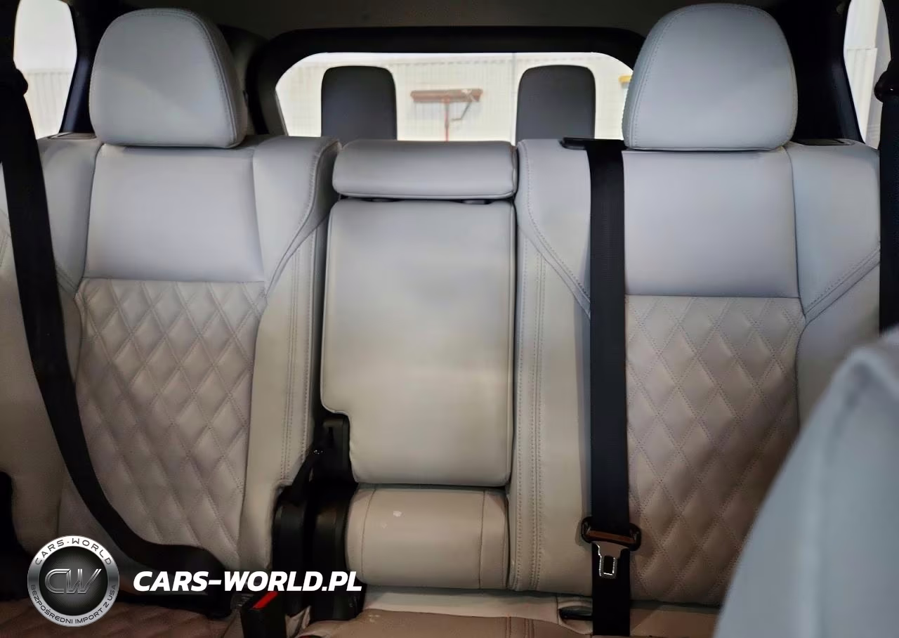 2024 Mitsubishi Outlander Sel VIN:JA4T5WA98RZ041140 - 10