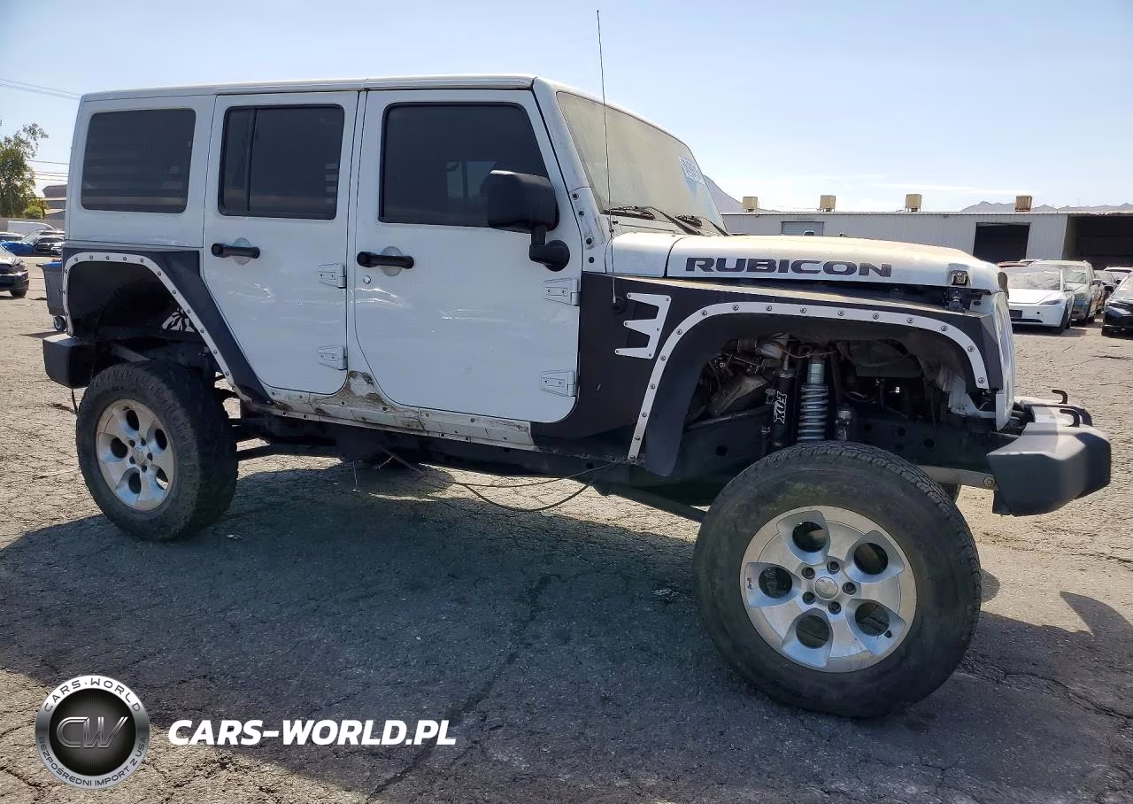 2015 Jeep Wrangler Unlimited Rubicon VIN:1C4BJWFG5FL511482 - 4