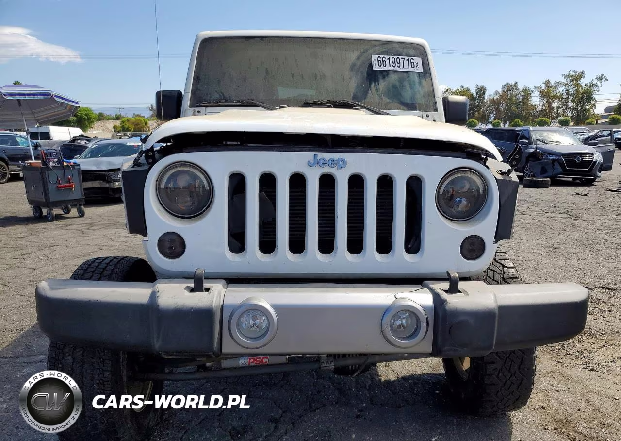 2015 Jeep Wrangler Unlimited Rubicon VIN:1C4BJWFG5FL511482 - 5