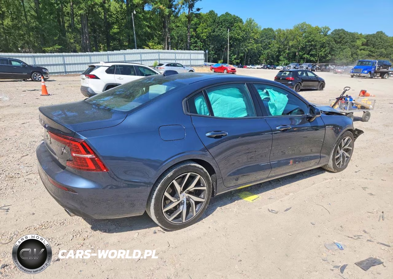 2019 Volvo S60 T6 Momentum VIN:7JRA22TK6KG010969 - 3