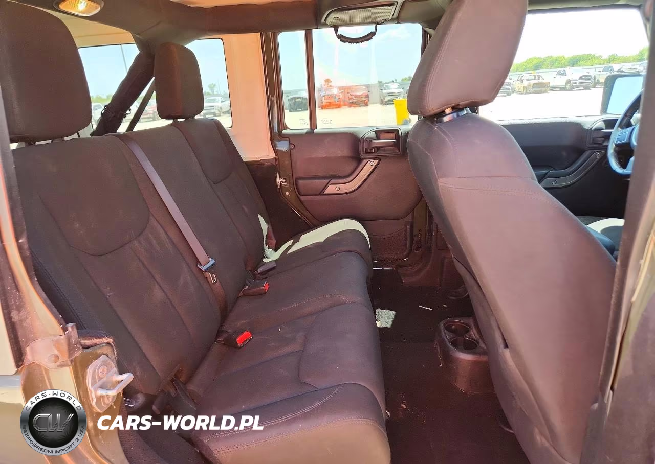 2015 Jeep Wrangler Unlimited Sport VIN:1C4BJWDG0FL696804 - 11