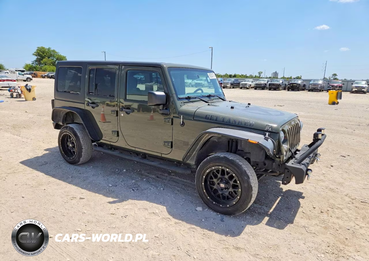 2015 Jeep Wrangler Unlimited Sport VIN:1C4BJWDG0FL696804 - 4
