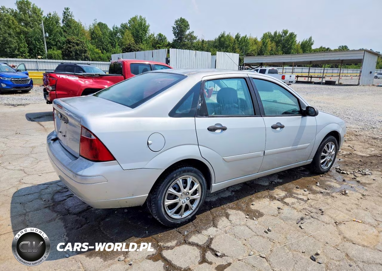 2007 Ford Focus Zx4 VIN:1FAFP34N07W249974 - 3