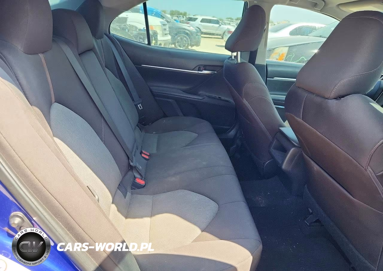 2018 Toyota Camry Le VIN:4T1B11HK6JU598991 - 10
