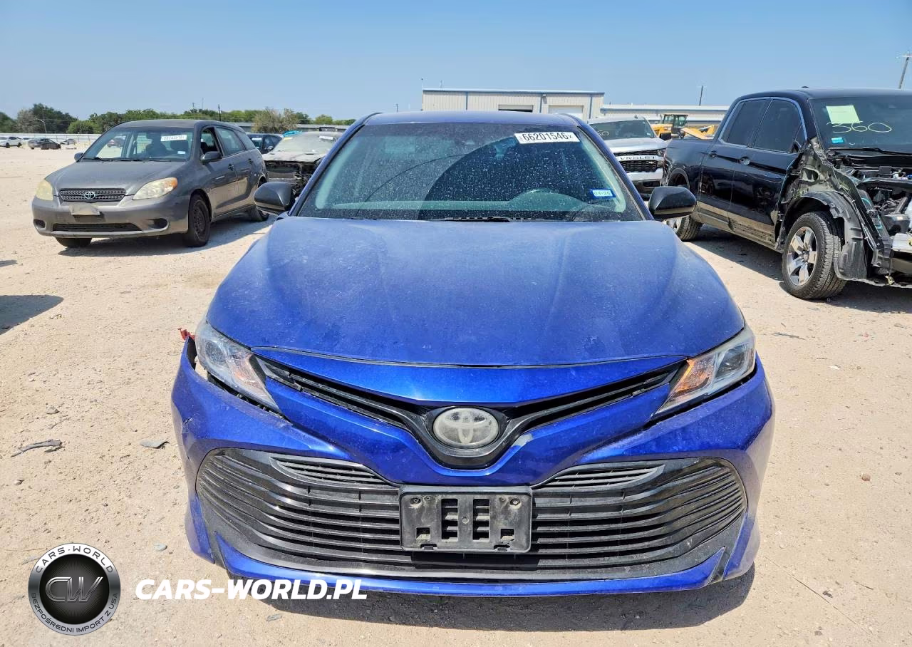 2018 Toyota Camry Le VIN:4T1B11HK6JU598991 - 5