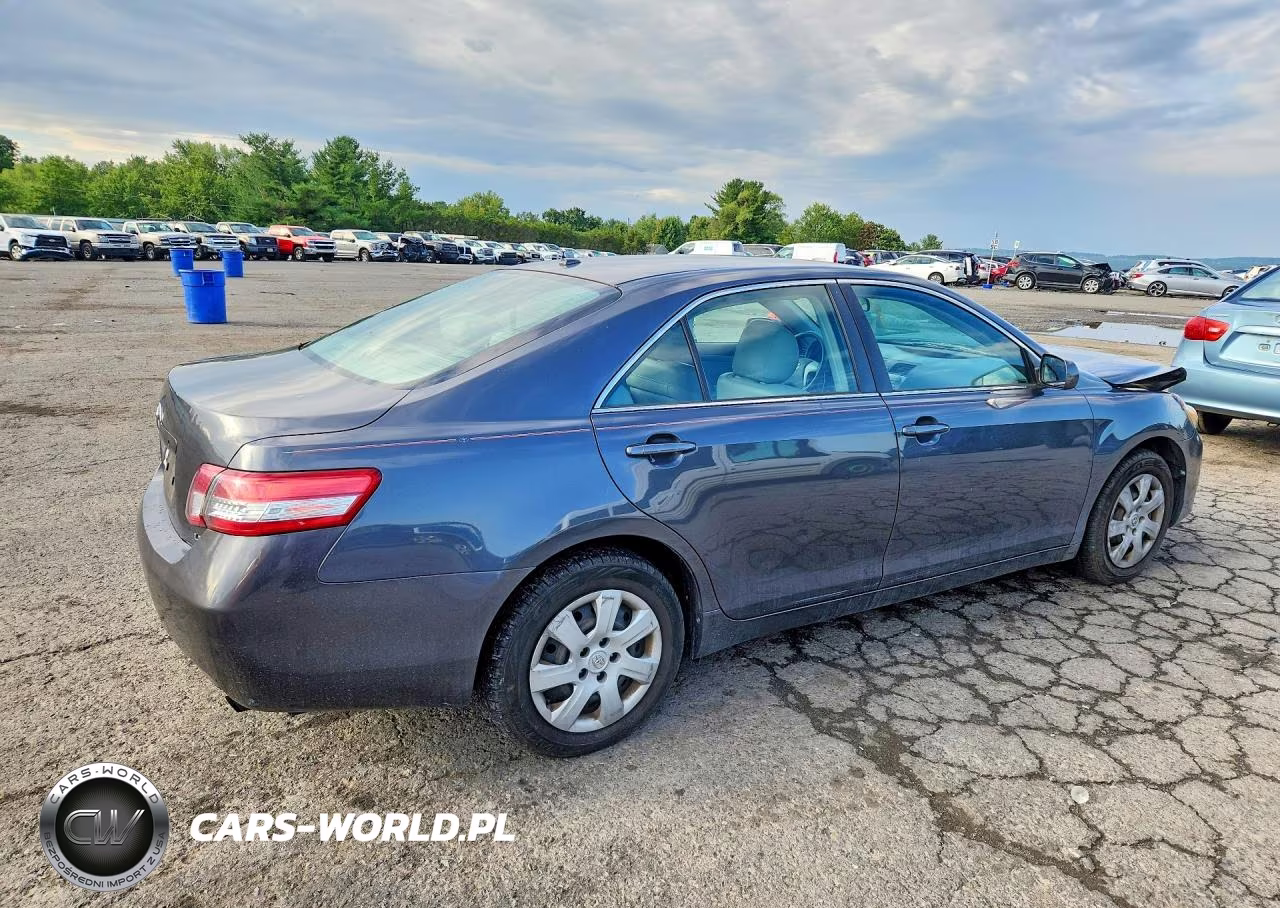2010 Toyota Camry Le VIN:4T1BF3EK8AU045406 - 3