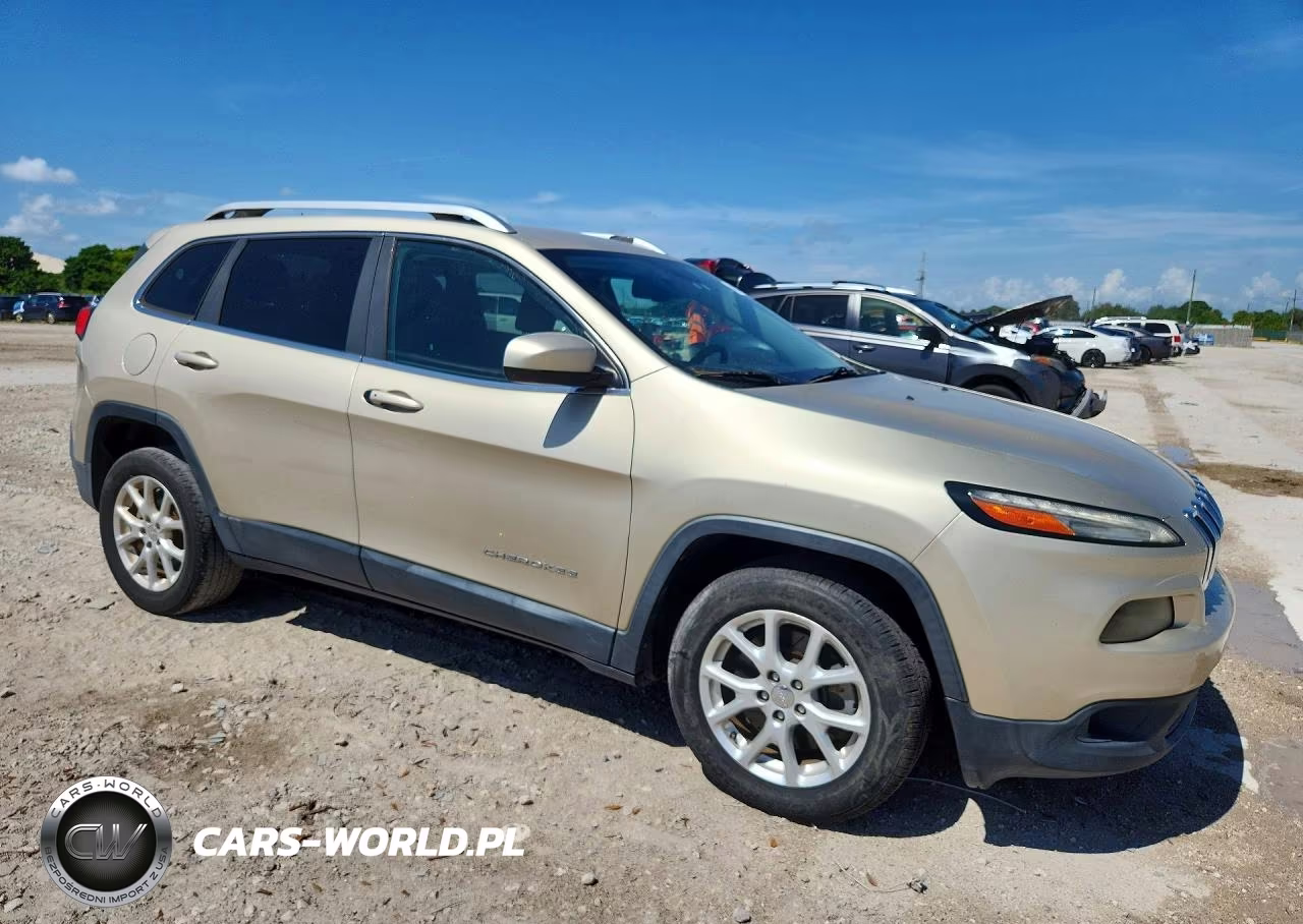 2014 Jeep Cherokee Latitude VIN:1C4PJLCB8EW252934 - 4