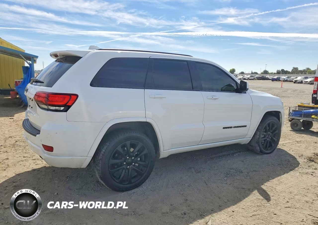 2020 Jeep Grand Cherokee Laredo VIN:1C4RJFAG7LC174489 - 3