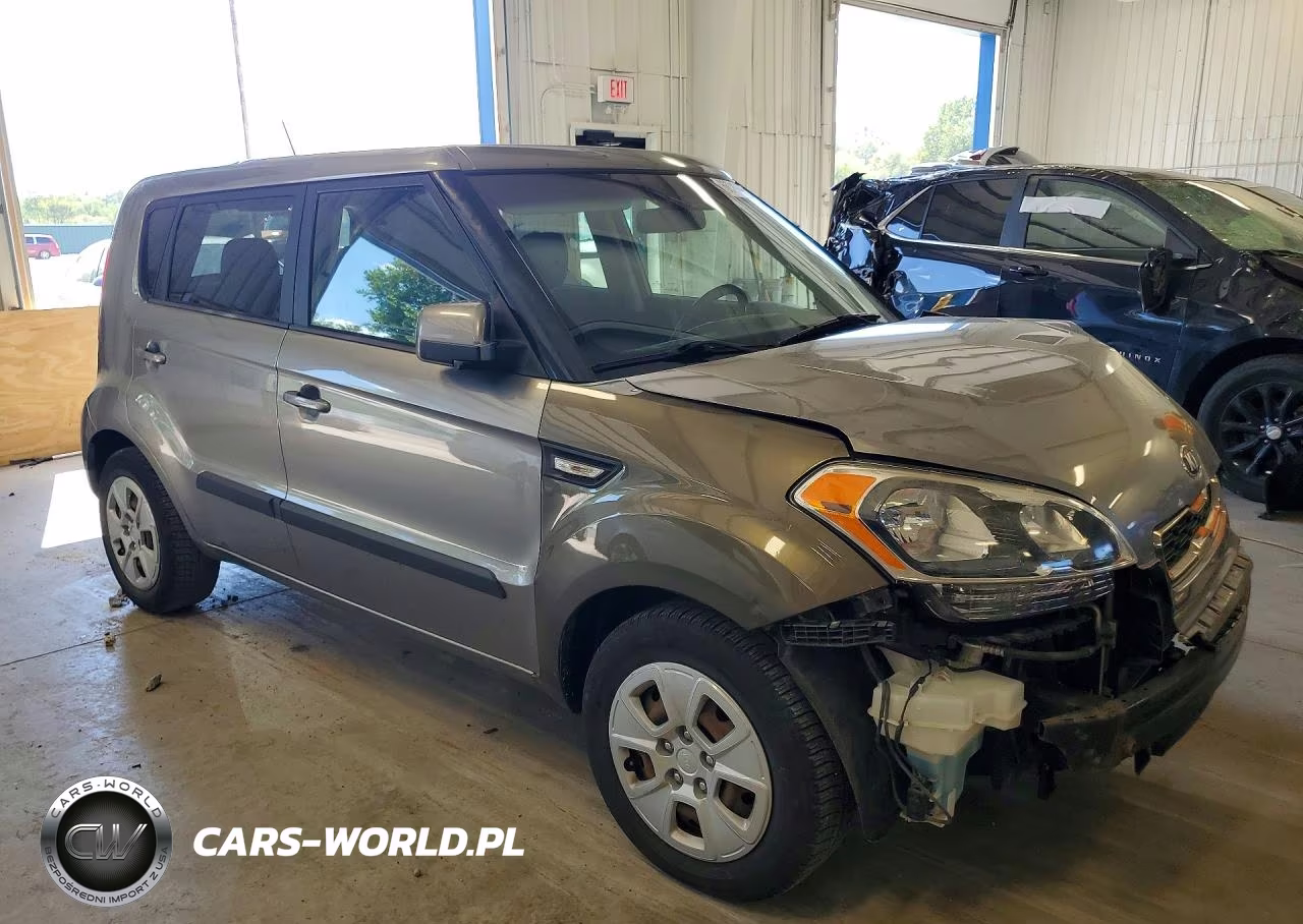 2013 Kia Soul Base VIN:KNDJT2A56D7577596 - 4