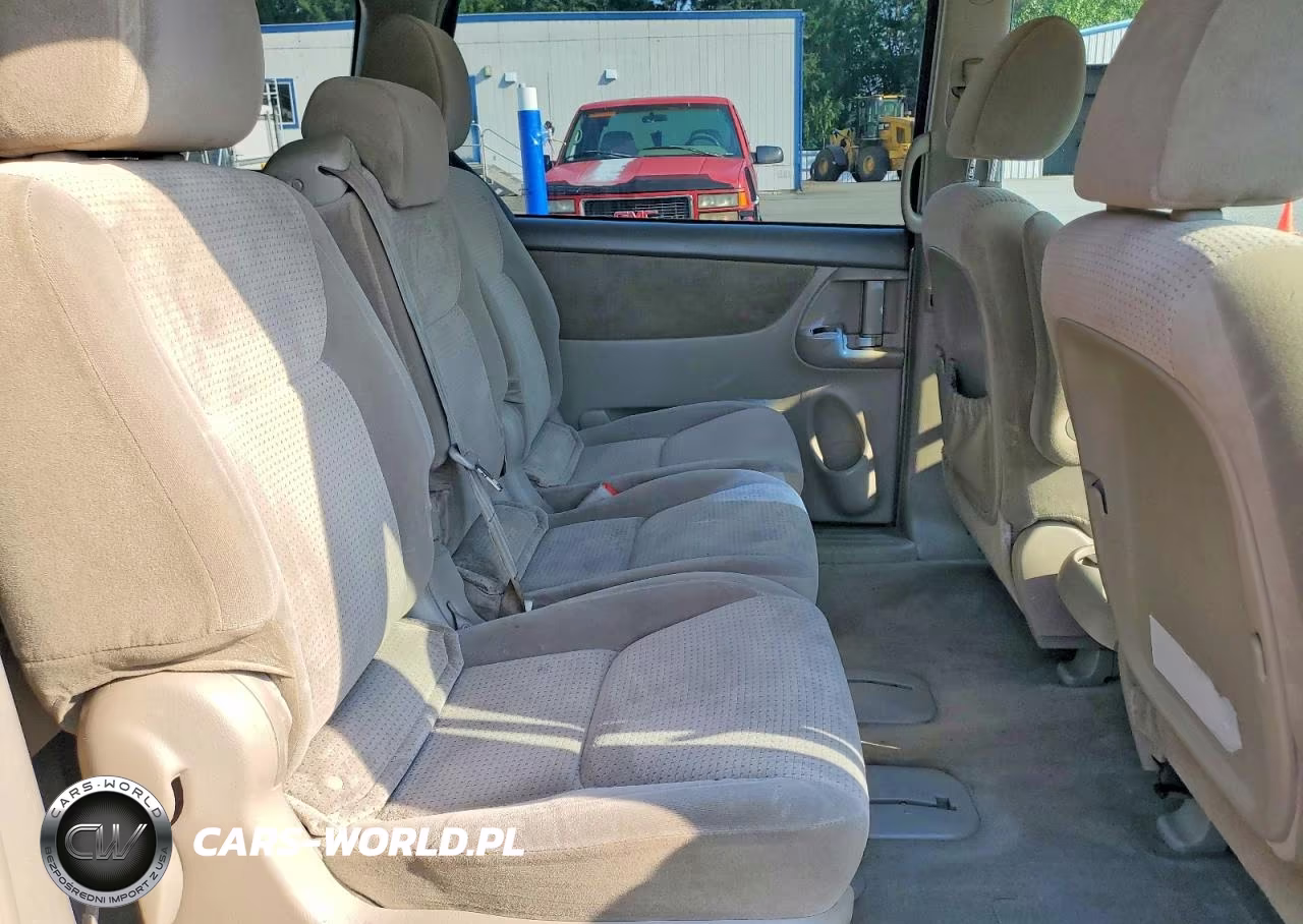 2010 Toyota Sienna Le 8-Passenger VIN:5TDKK4CC3AS323277 - 11