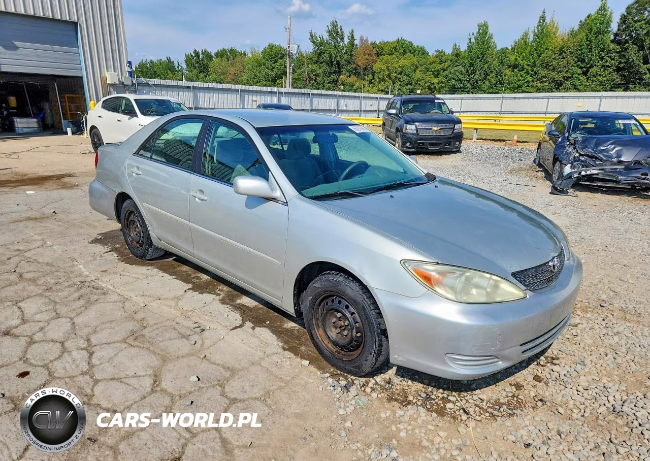 2002 Toyota Camry Le VIN:4T1BE32K52U050765 - 4