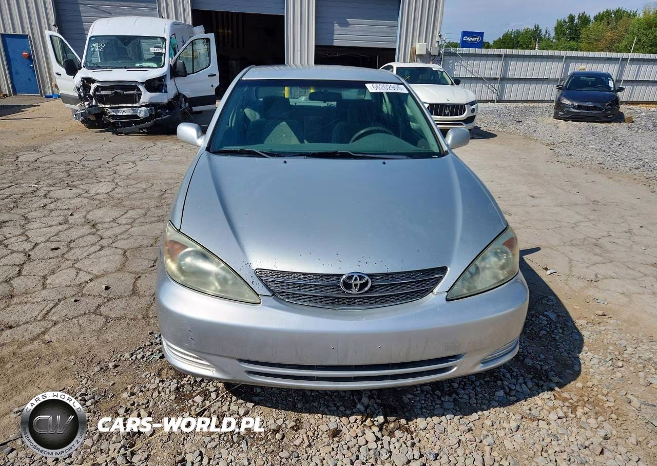 2002 Toyota Camry Le VIN:4T1BE32K52U050765 - 5