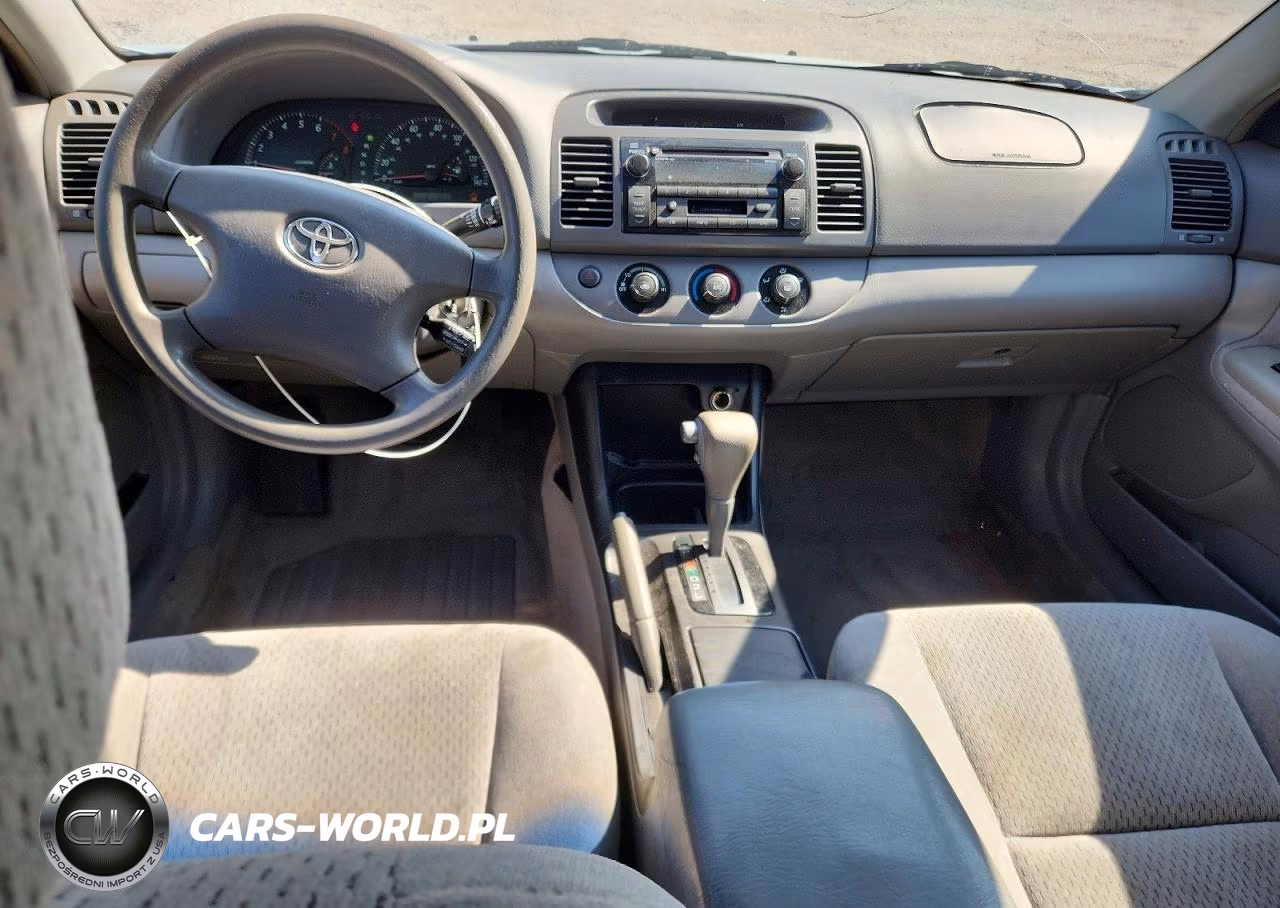 2002 Toyota Camry Le VIN:4T1BE32K52U050765 - 8