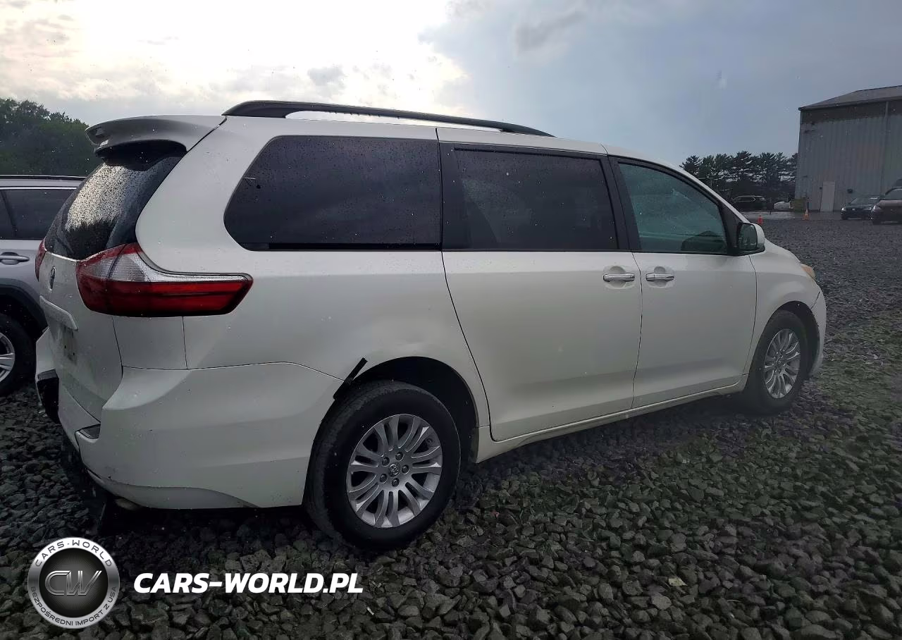 2017 Toyota Sienna Xle 8-Passenger VIN:5TDYZ3DC0HS868216 - 3