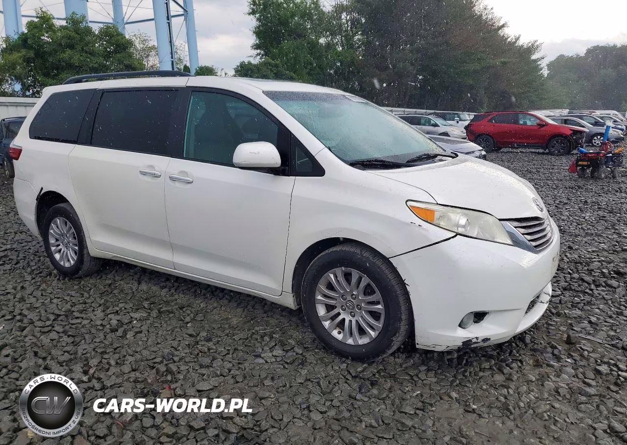 2017 Toyota Sienna Xle 8-Passenger VIN:5TDYZ3DC0HS868216 - 4