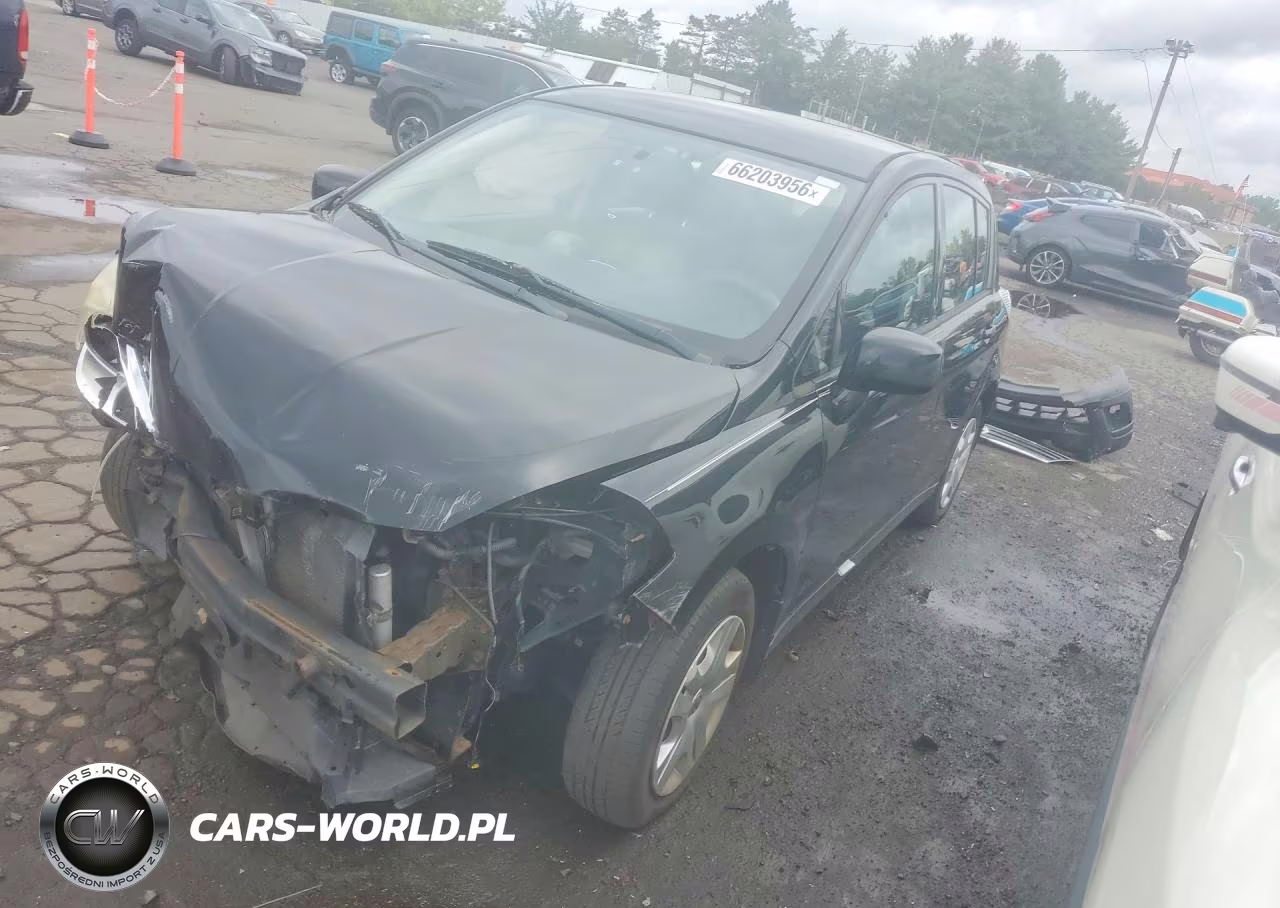 2012 Nissan Versa 1.8 S – zdjęcie 1 z 12