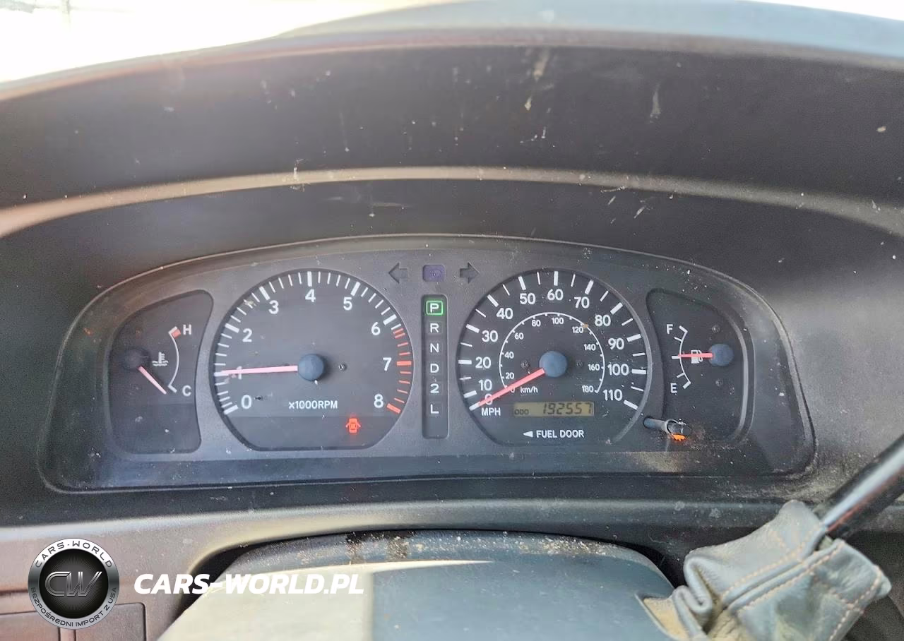 1999 Toyota Sienna Le VIN:4T3ZF13C1XU101815 - 9