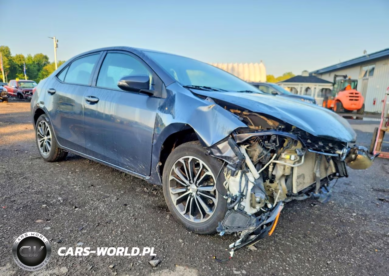 2015 Toyota Corolla S Plus VIN:5YFBURHE2FP320744 - 4