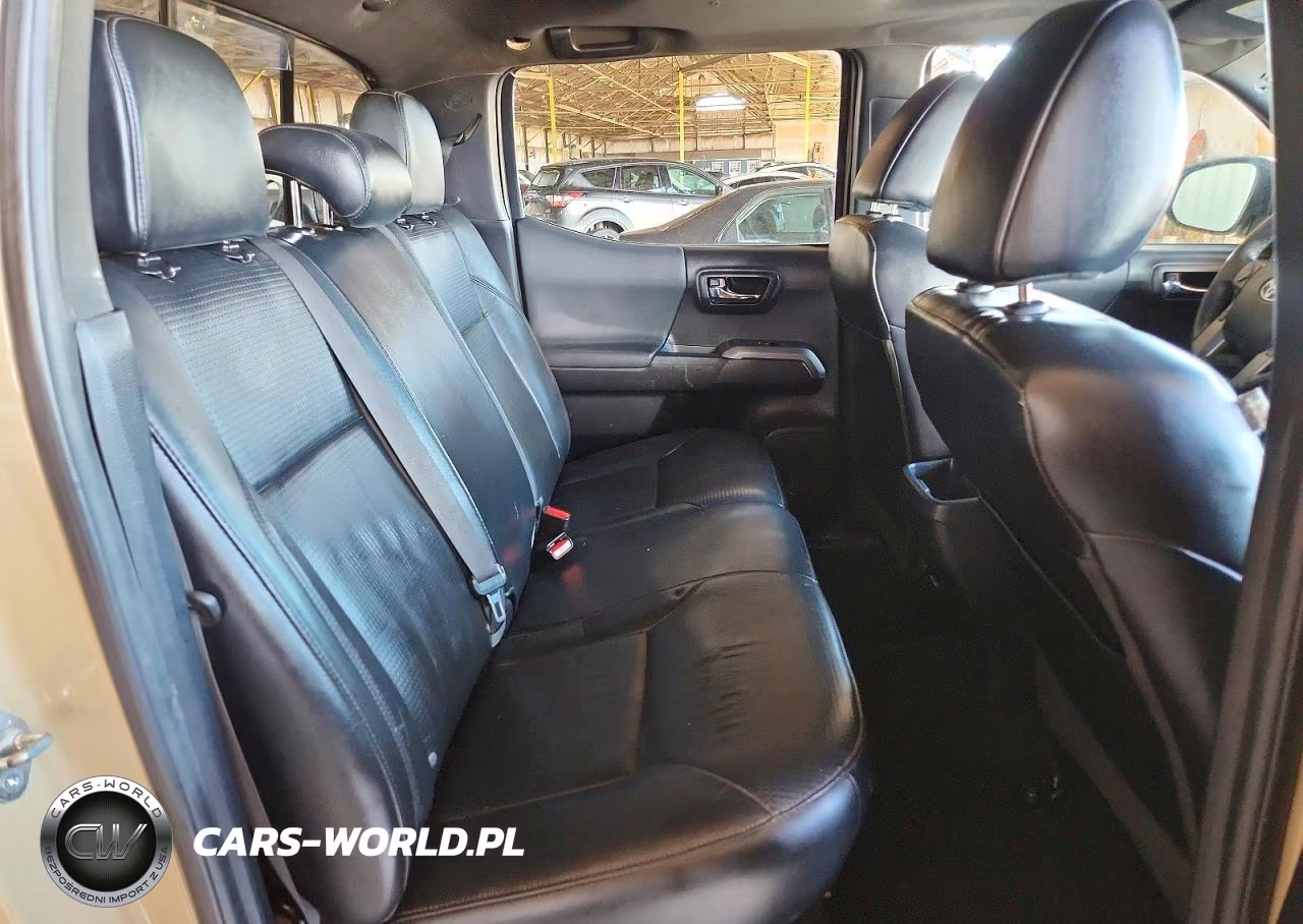 2018 Toyota Tacoma Double Cab VIN:5TFCZ5AN7JX163702 - 10