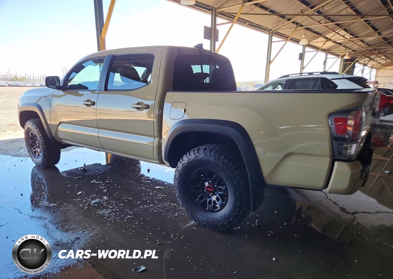 2018 Toyota Tacoma Double Cab VIN:5TFCZ5AN7JX163702 - 2