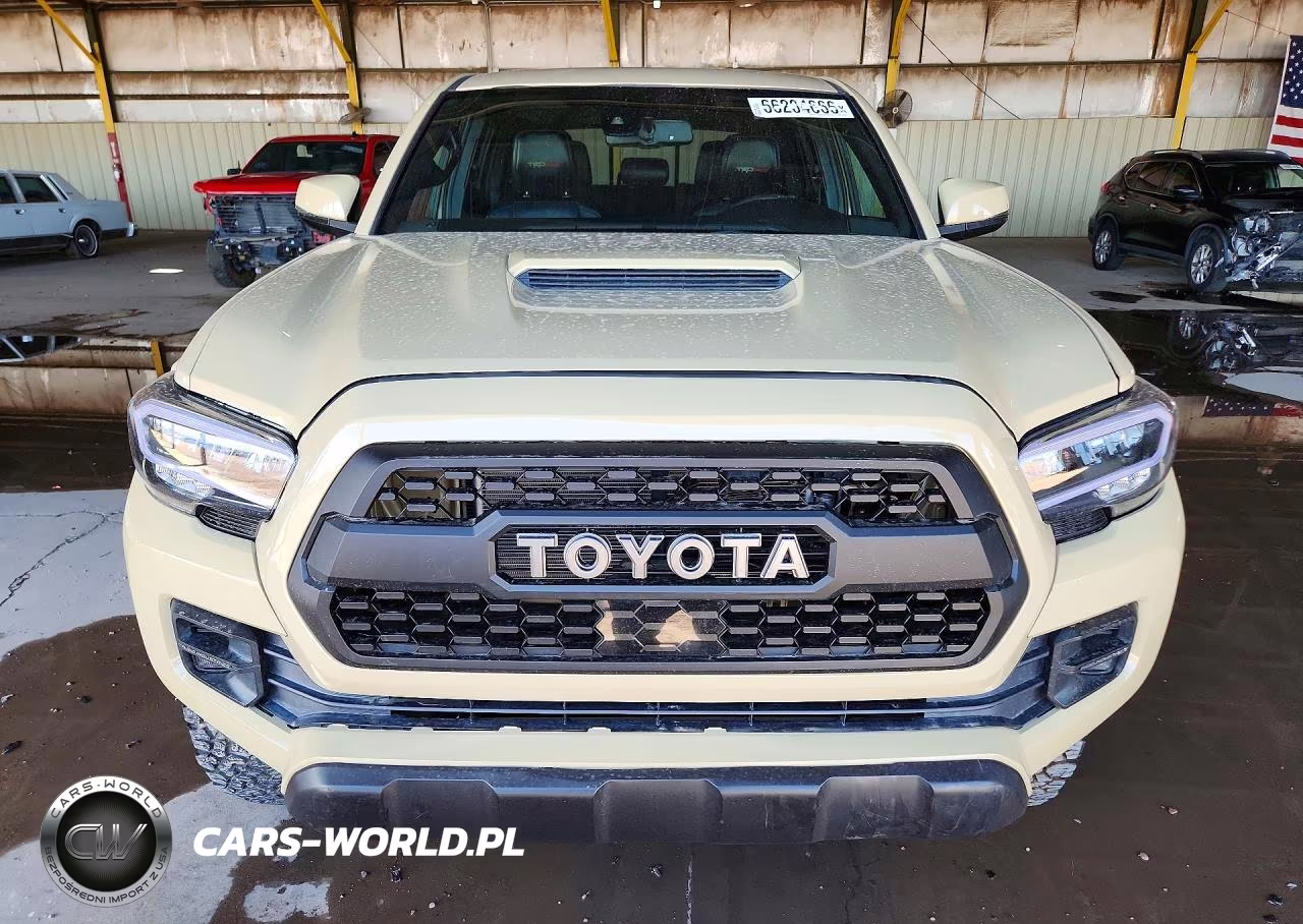 2018 Toyota Tacoma Double Cab VIN:5TFCZ5AN7JX163702 - 5