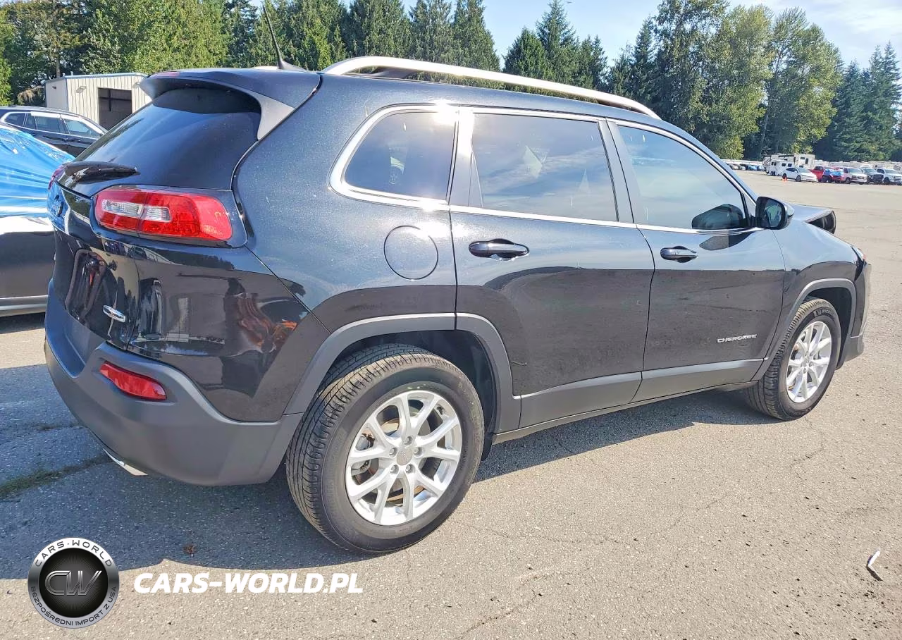 2016 Jeep Cherokee Latitude VIN:1C4PJMCS3GW211202 - 3