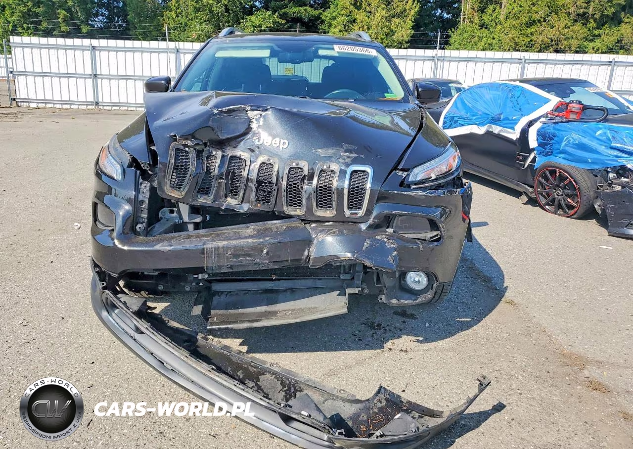 2016 Jeep Cherokee Latitude VIN:1C4PJMCS3GW211202 - 5