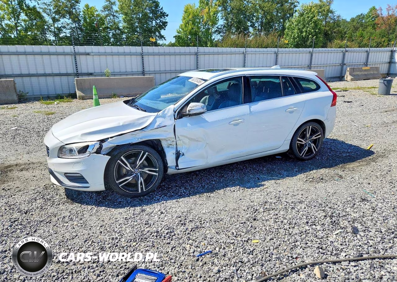 2018 Volvo V60 T6 R-Design