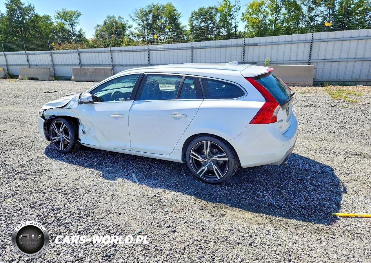 2018 Volvo V60 T6 R-Design VIN:YV149MSS9J2395051 - 2