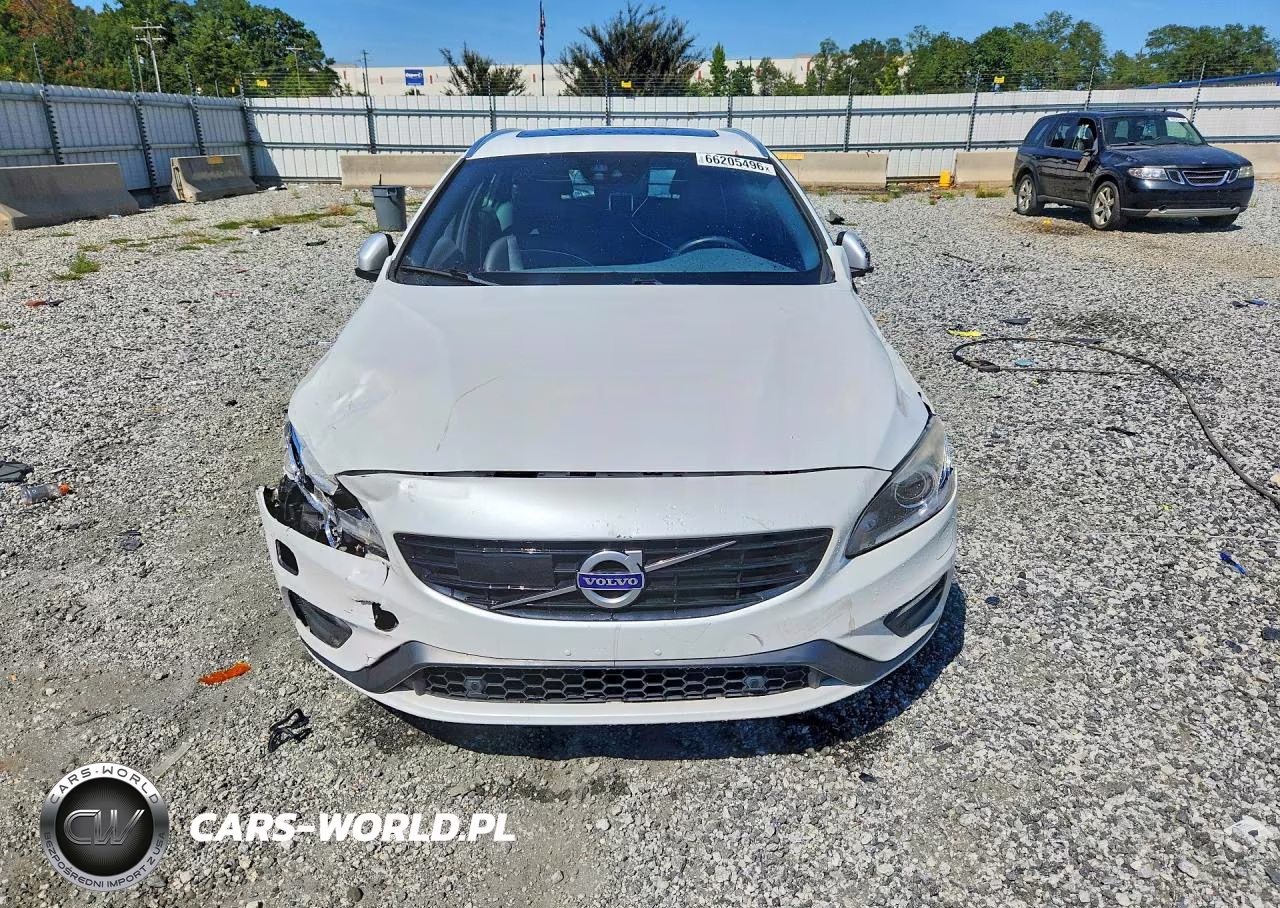 2018 Volvo V60 T6 R-Design VIN:YV149MSS9J2395051 - 5