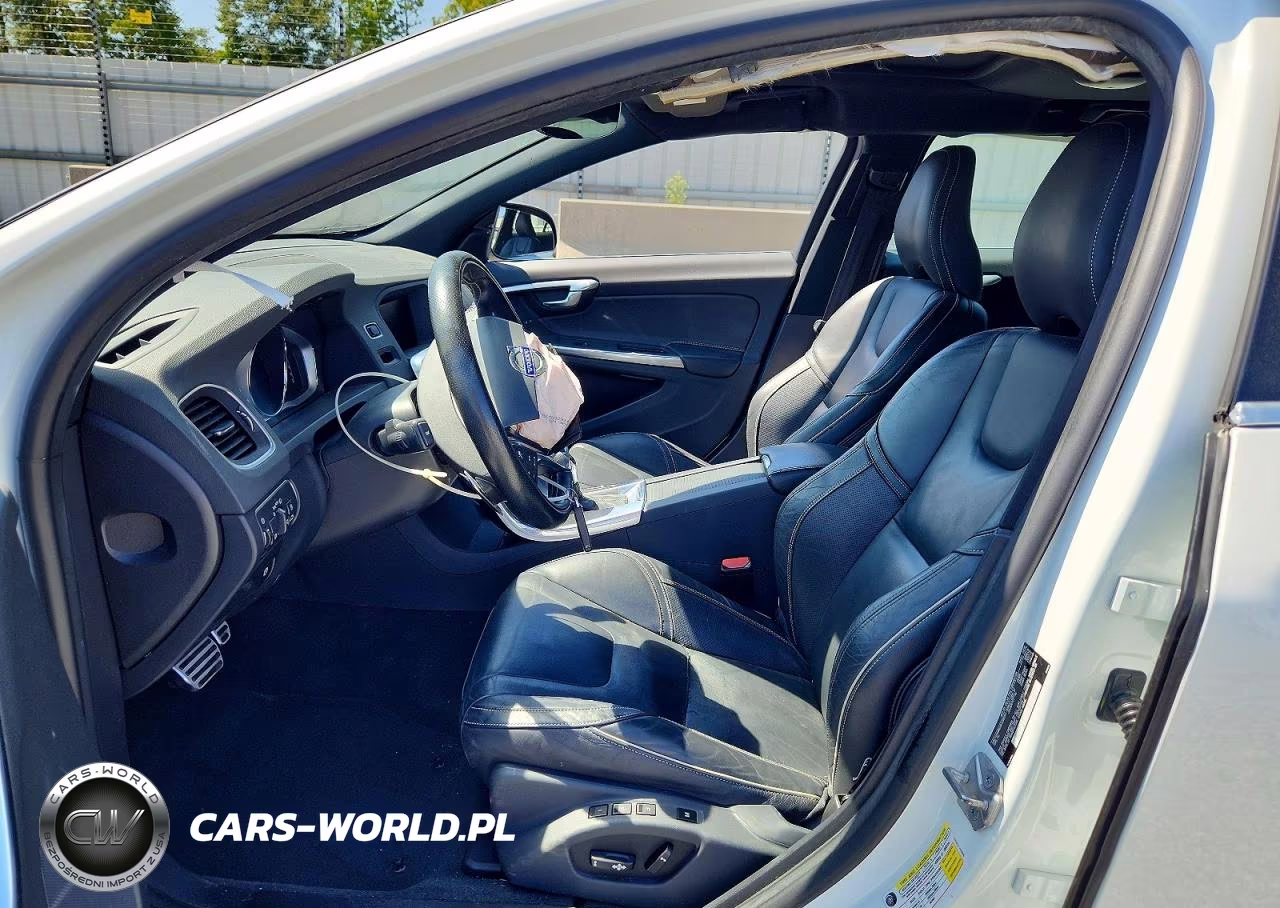 2018 Volvo V60 T6 R-Design VIN:YV149MSS9J2395051 - 7