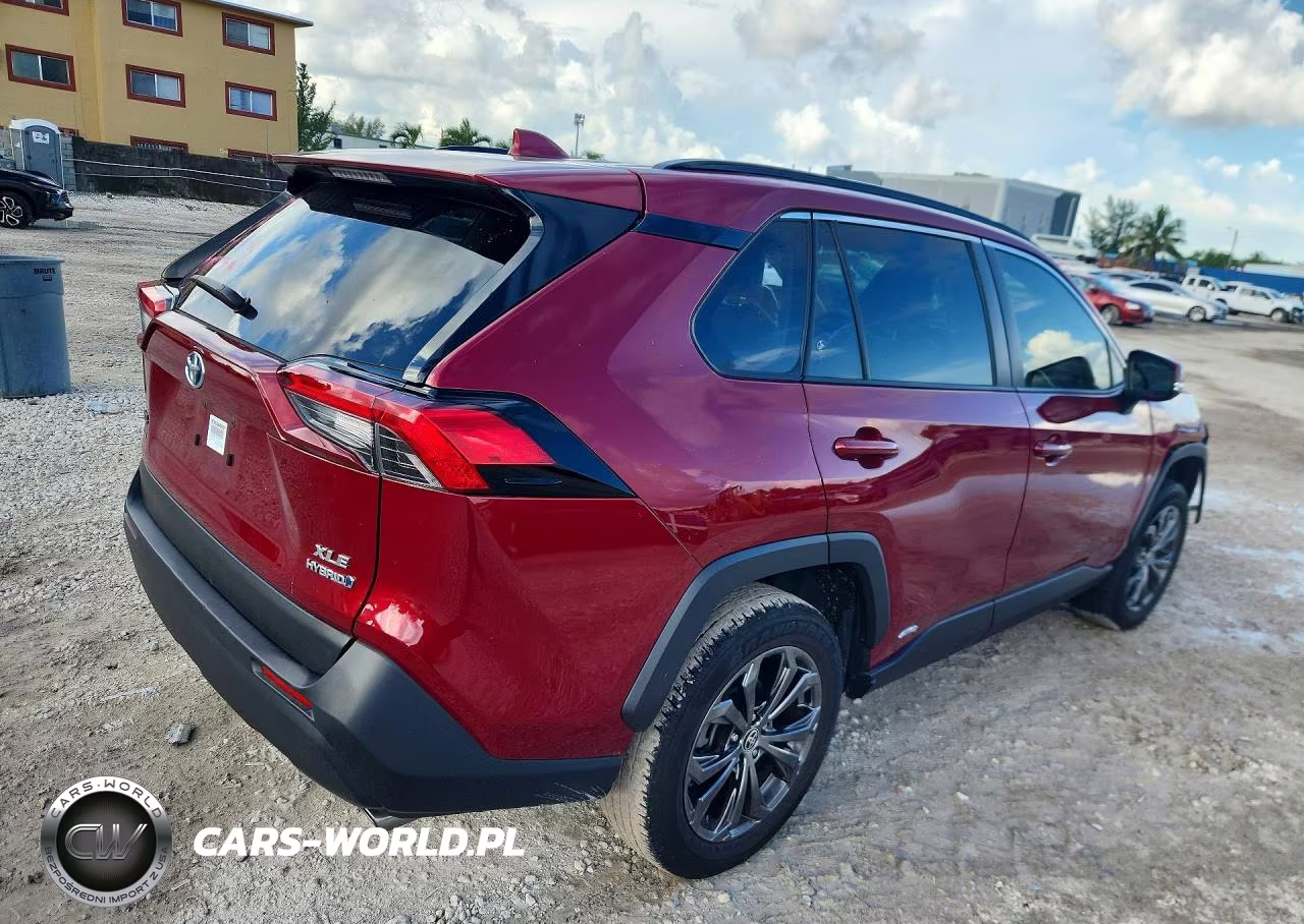 2023 Toyota Rav4 Xle Premium VIN:JTMB6RFV1PD106717 - 3