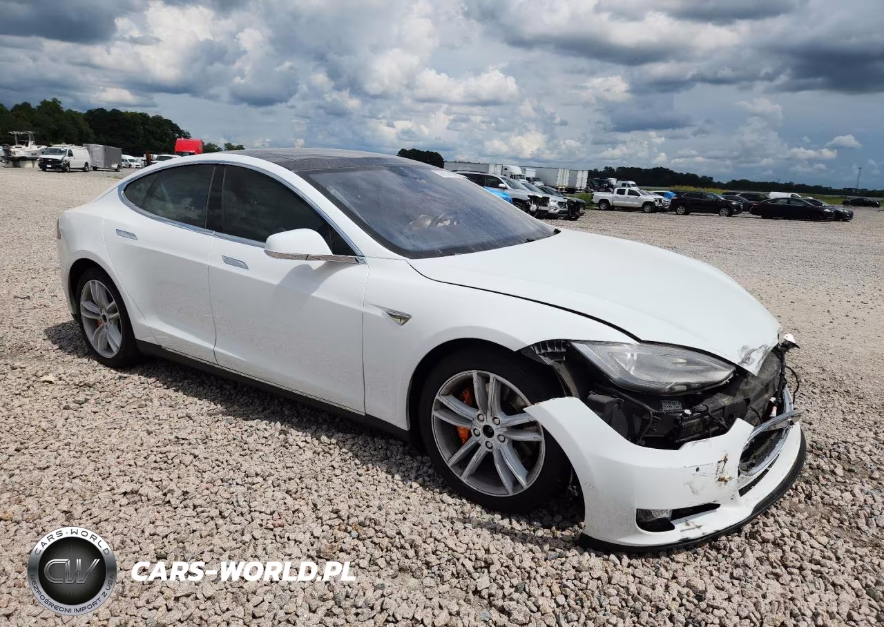 2015 Tesla Model S VIN:5YJSA1E2XFF109467 - 4