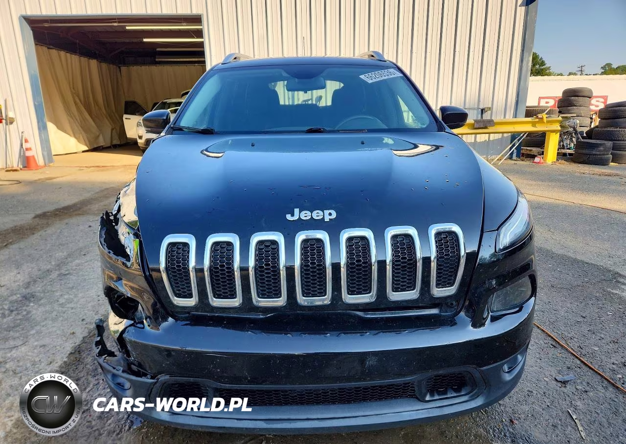 2017 Jeep Cherokee Latitude VIN:1C4PJLCB4HW591937 - 5