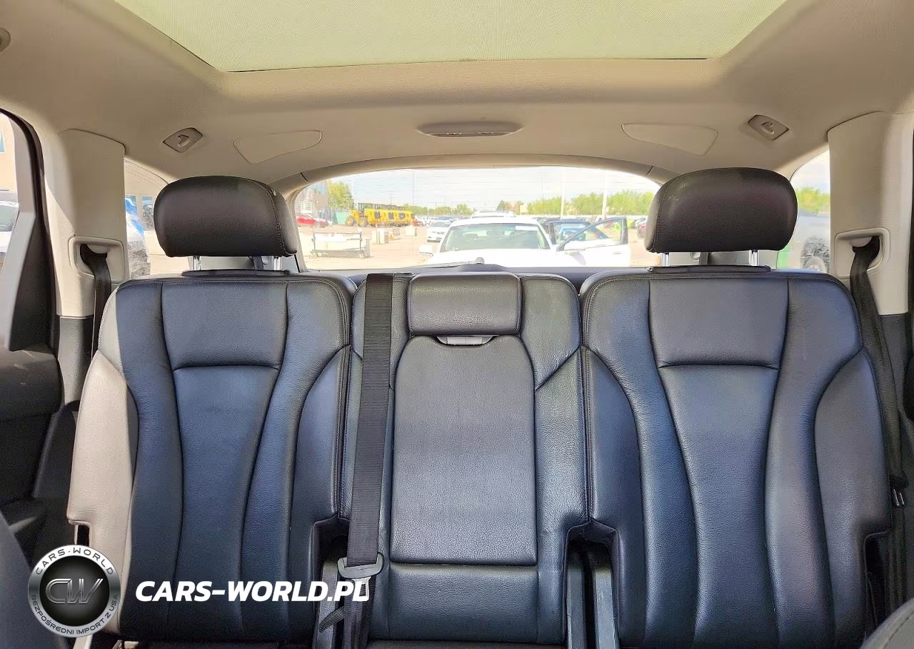 2017 Audi Q7 Premium Plus VIN:WA1LAAF74HD000165 - 10
