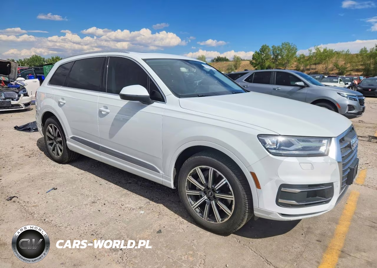 2017 Audi Q7 Premium Plus VIN:WA1LAAF74HD000165 - 4