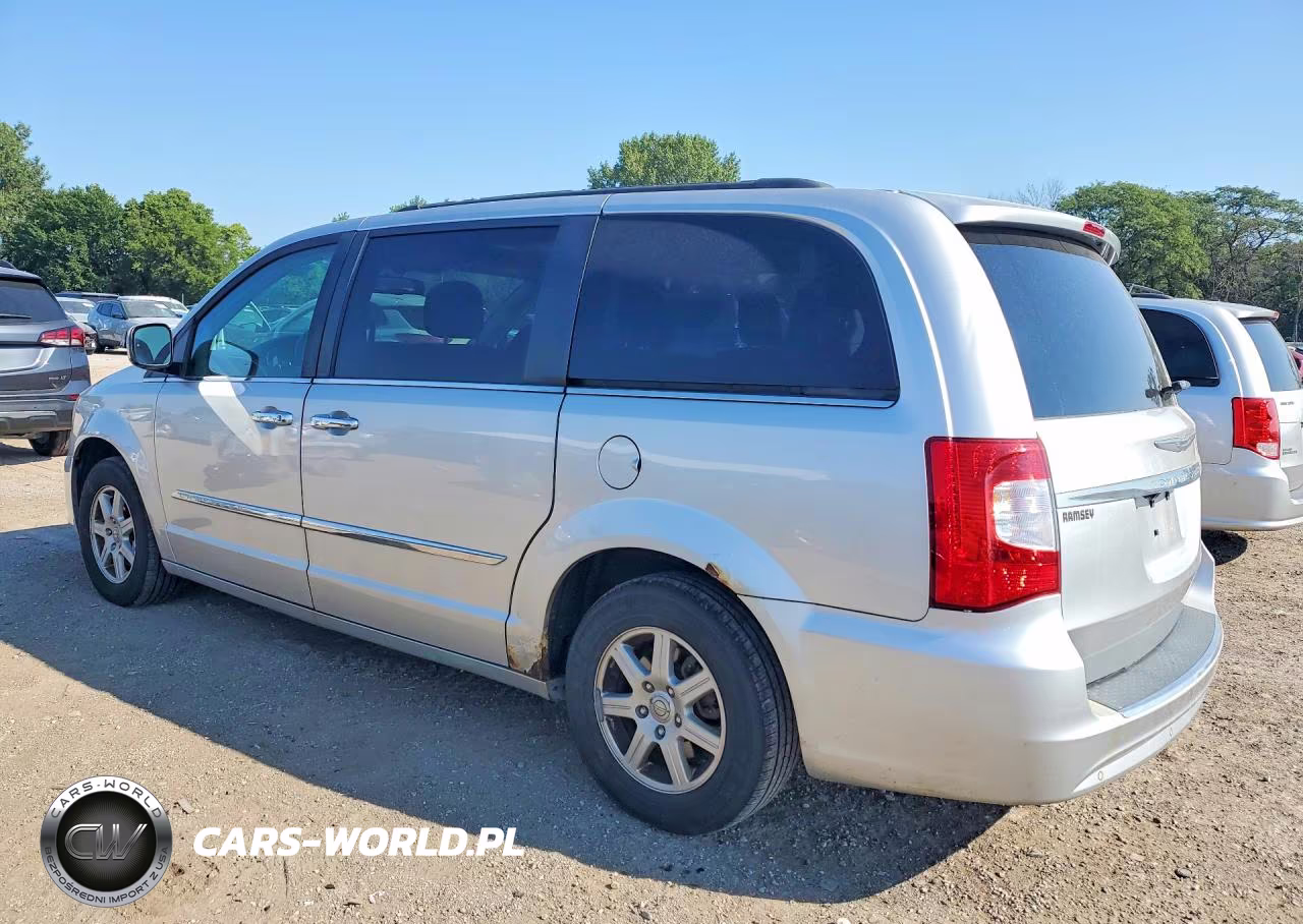 2011 Chrysler Town & Country Touring VIN:2A4RR5DG3BR712345 - 2