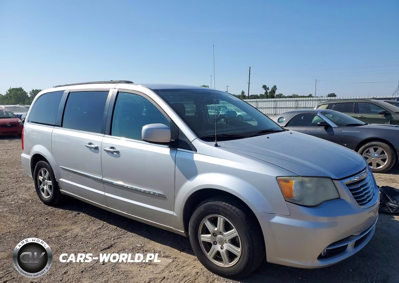 2011 Chrysler Town & Country Touring VIN:2A4RR5DG3BR712345 - 4
