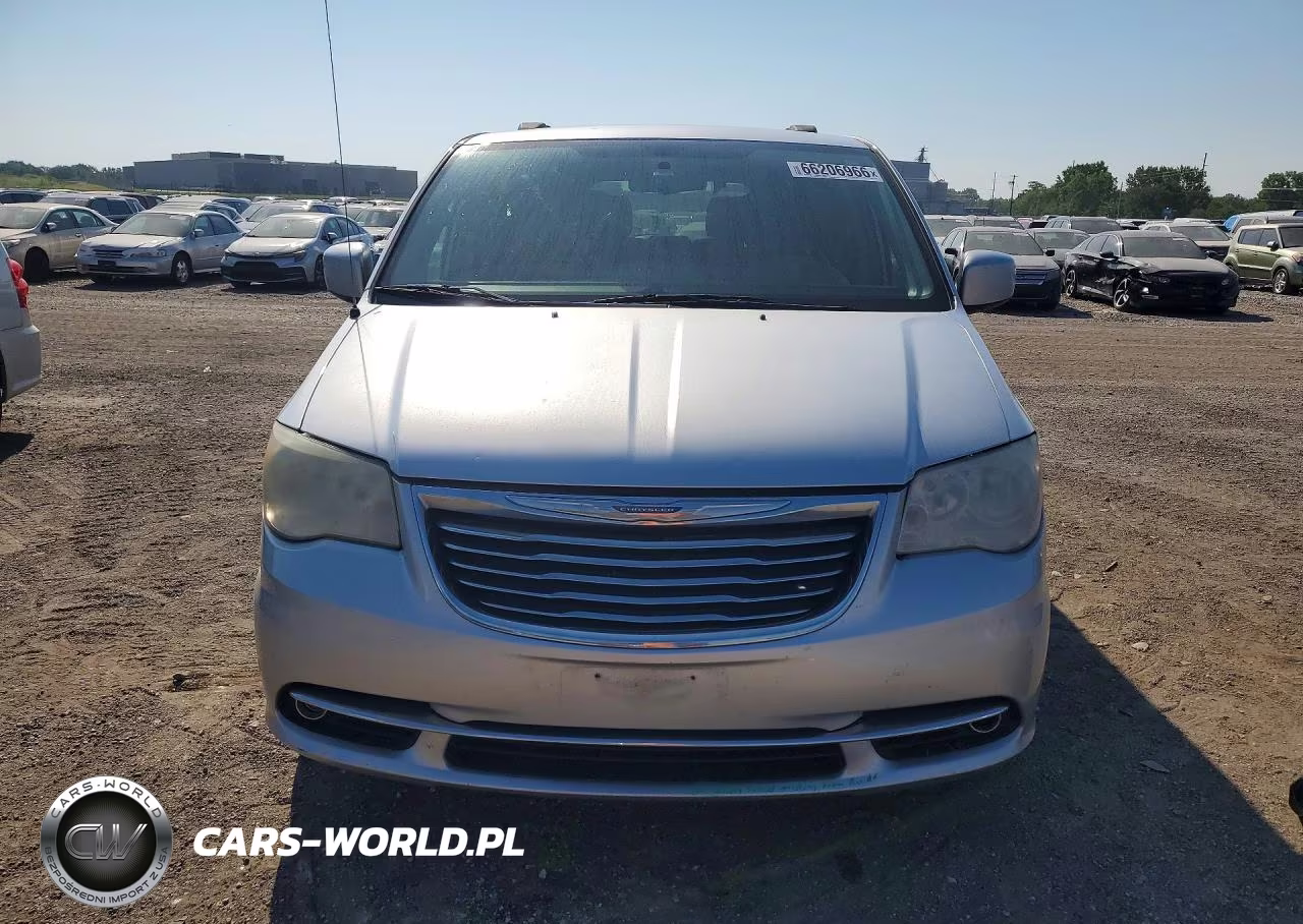 2011 Chrysler Town & Country Touring VIN:2A4RR5DG3BR712345 - 5