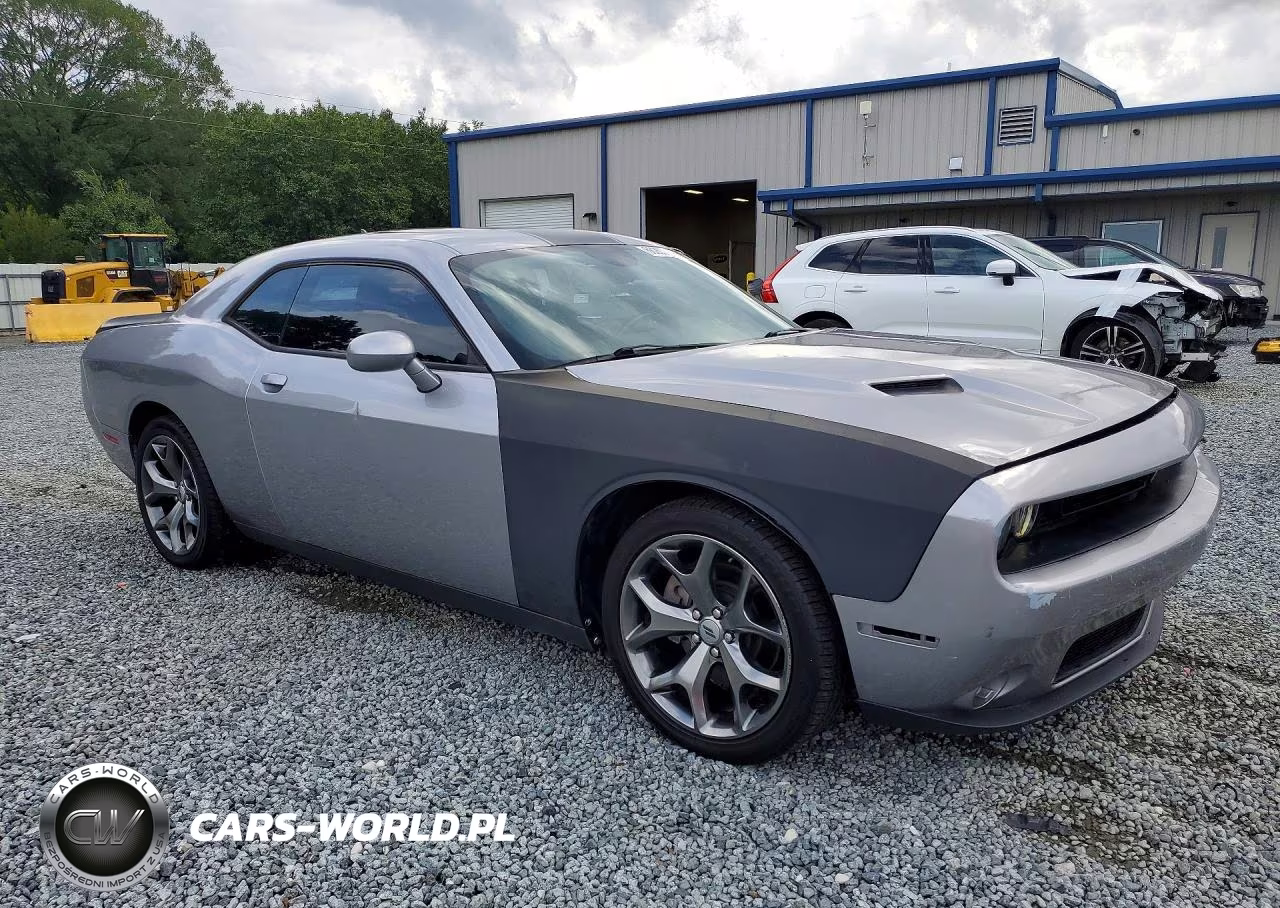 2017 Dodge Challenger Sxt VIN:2C3CDZAG6HH592470 - 4