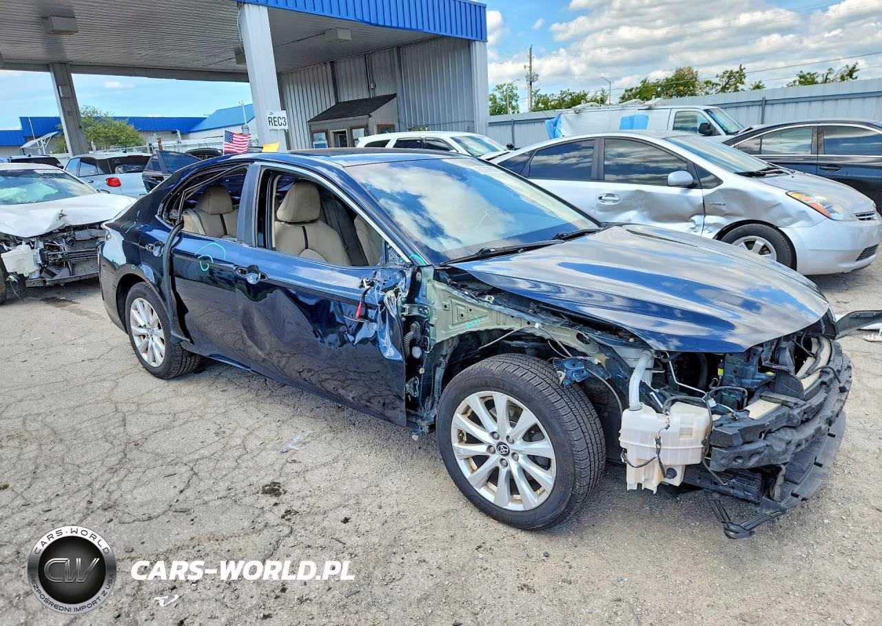2018 Toyota Camry Le VIN:4T1B11HK8JU515318 - 4