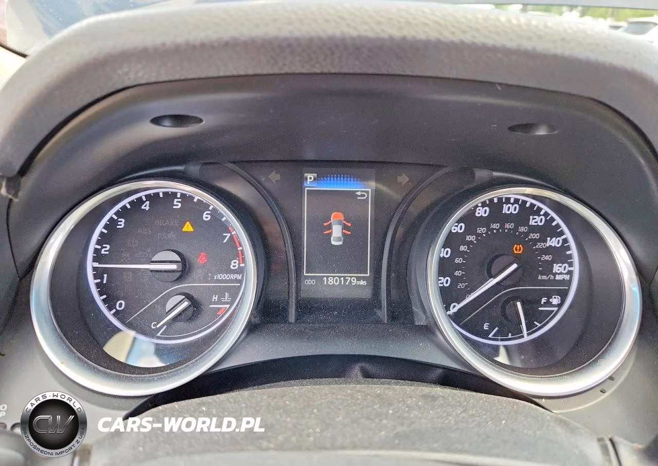 2018 Toyota Camry Le VIN:4T1B11HK8JU515318 - 9