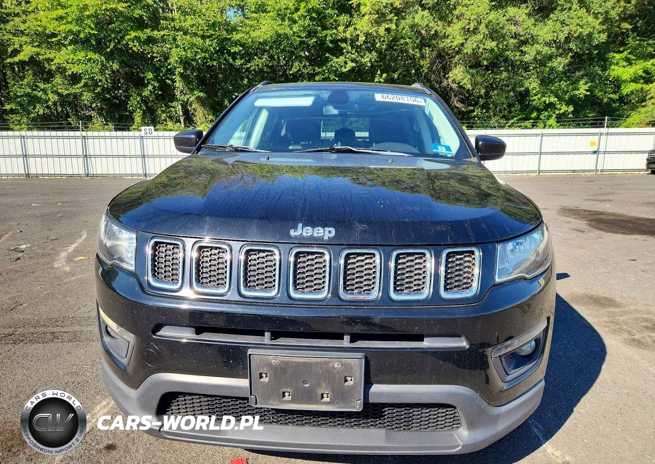 2018 Jeep Compass Latitude VIN:3C4NJDBB9JT492573 - 5