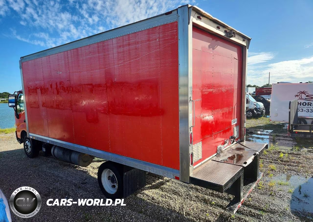 2018 Hino 195 Box Truck VIN:JHHSDM2H7JK006274 - 2