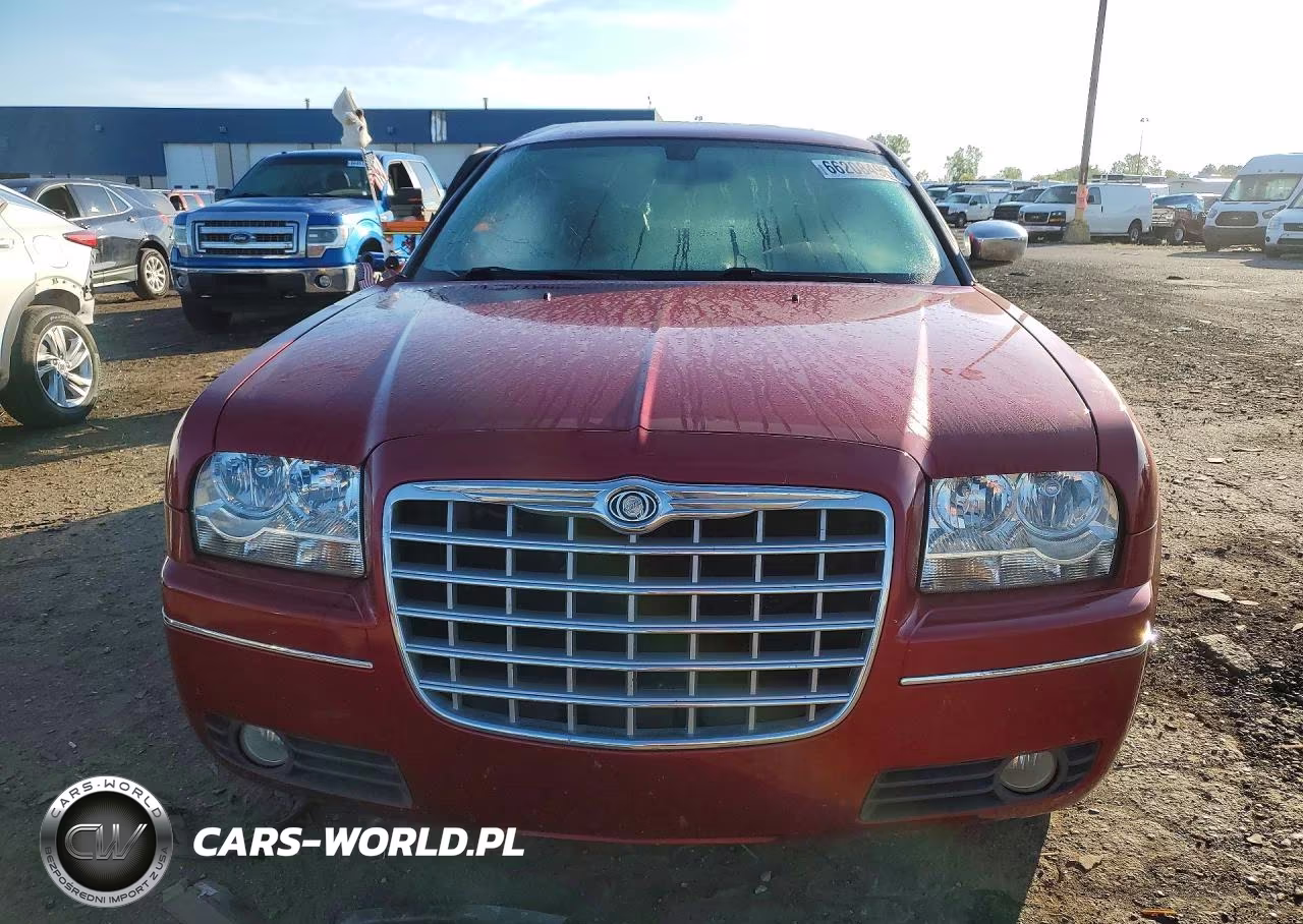 2010 Chrysler 300 Touring VIN:2C3CK5CV4AH113334 - 5
