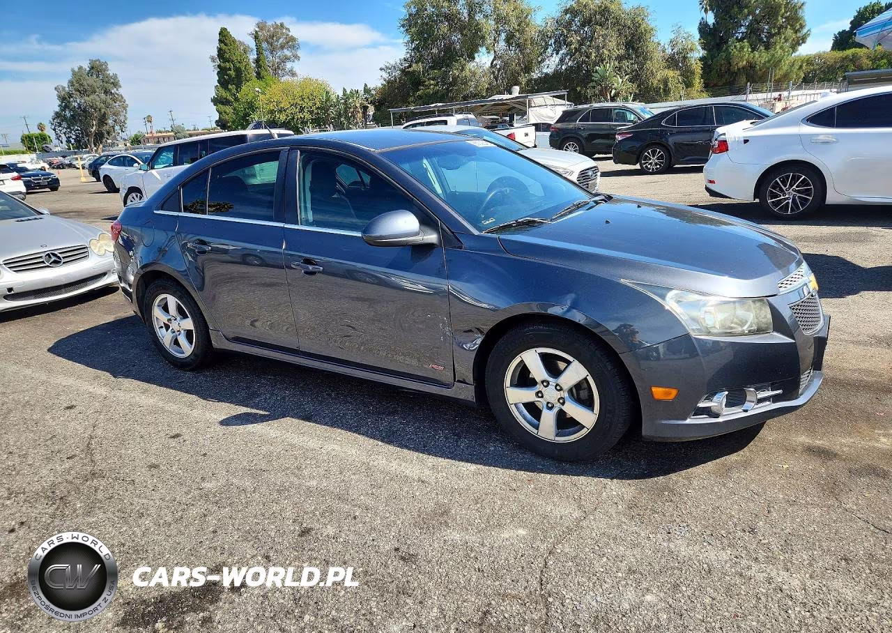 2013 Chevrolet Cruze Lt VIN:1G1PC5SB6D7240922 - 4