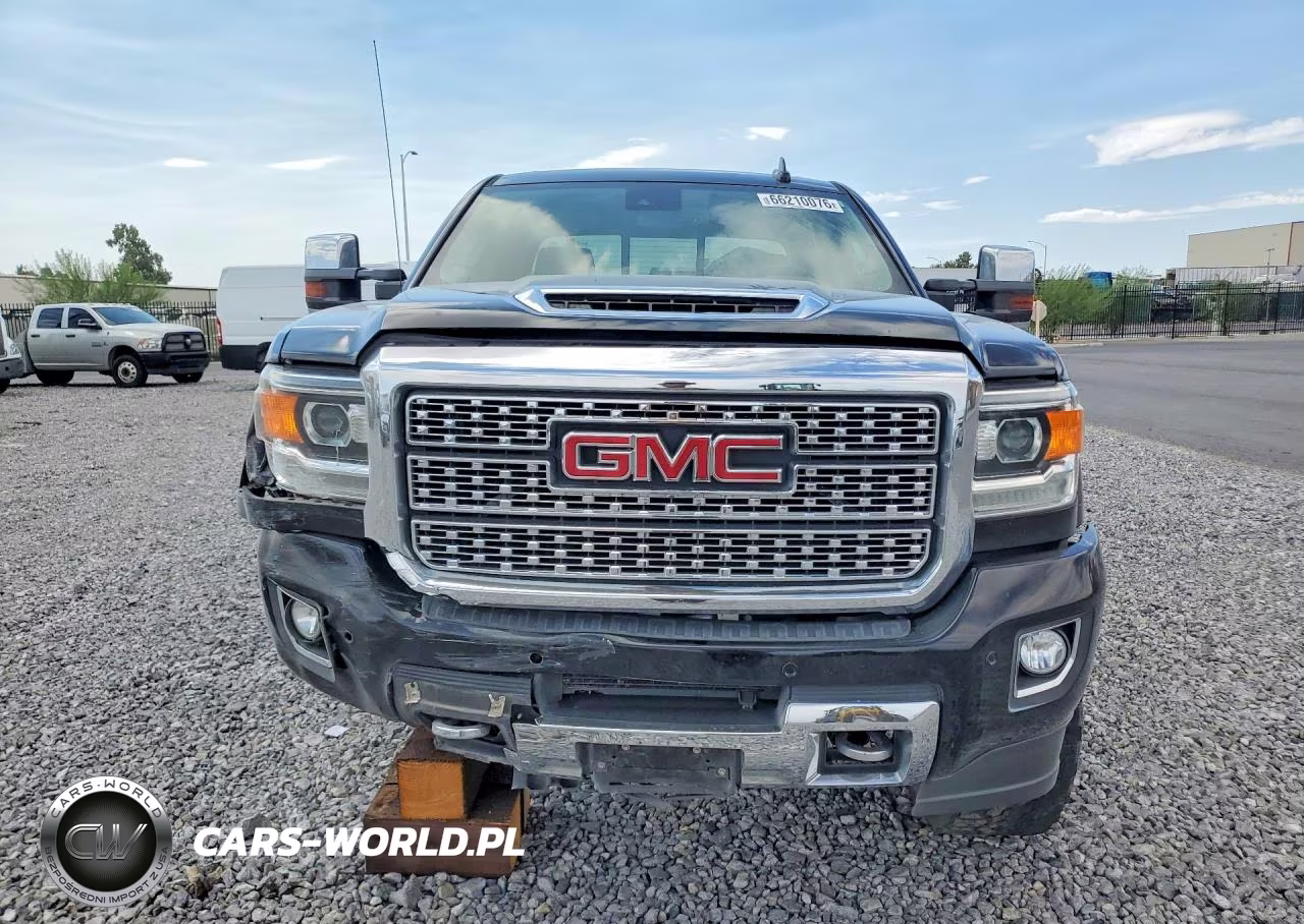 2018 GMC Sierra K2500 Denali VIN:1GT12UEY0JF215896 - 5