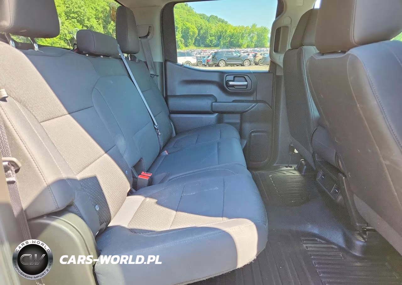 2019 Chevrolet Silverado K1500 VIN:1GCPYAEH6KZ318103 - 10